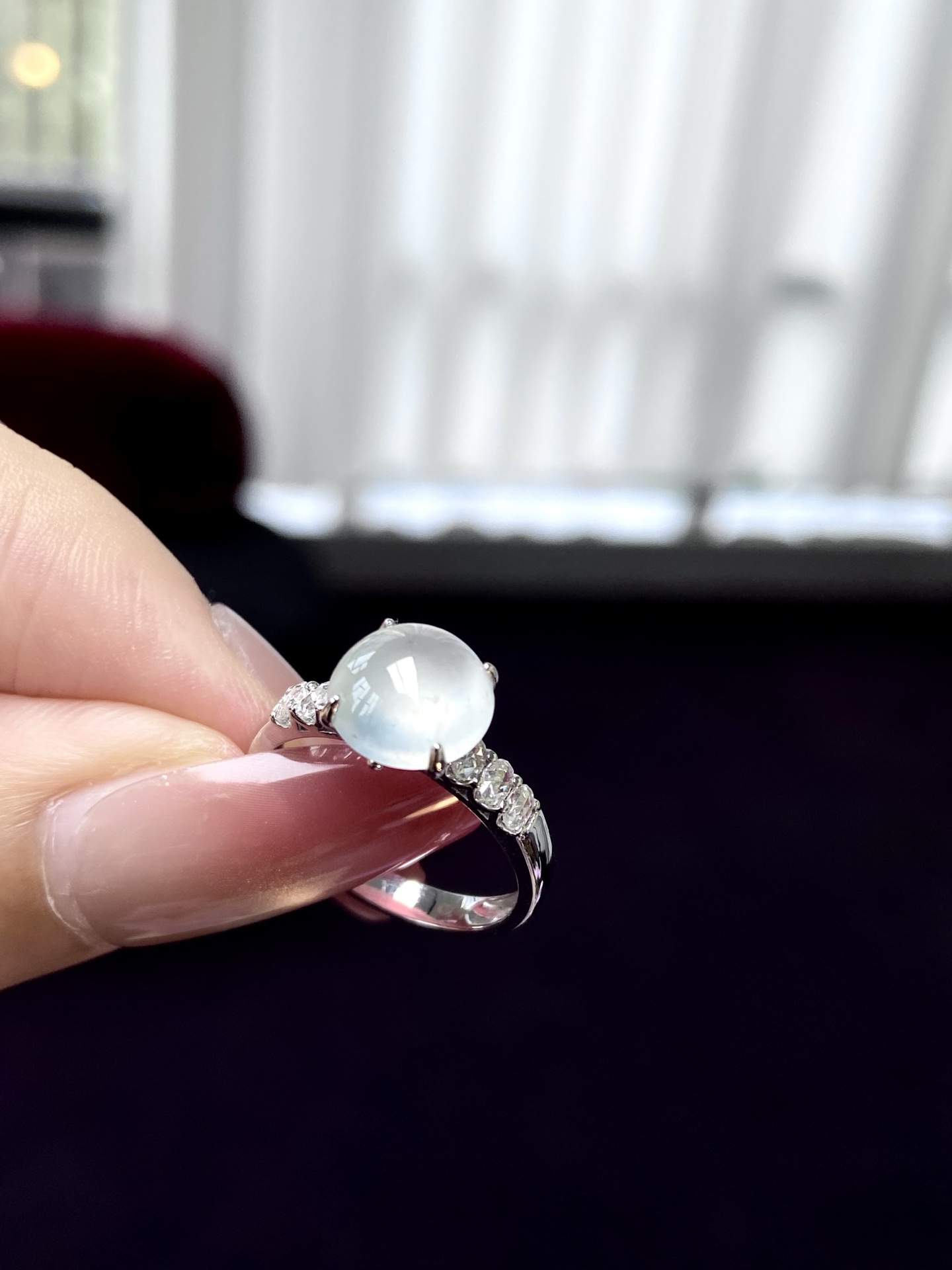 冰种蛋面戒指，水头足，简约不简单，日常完全不挑穿搭，裸石：8.7-5mm，无裂。