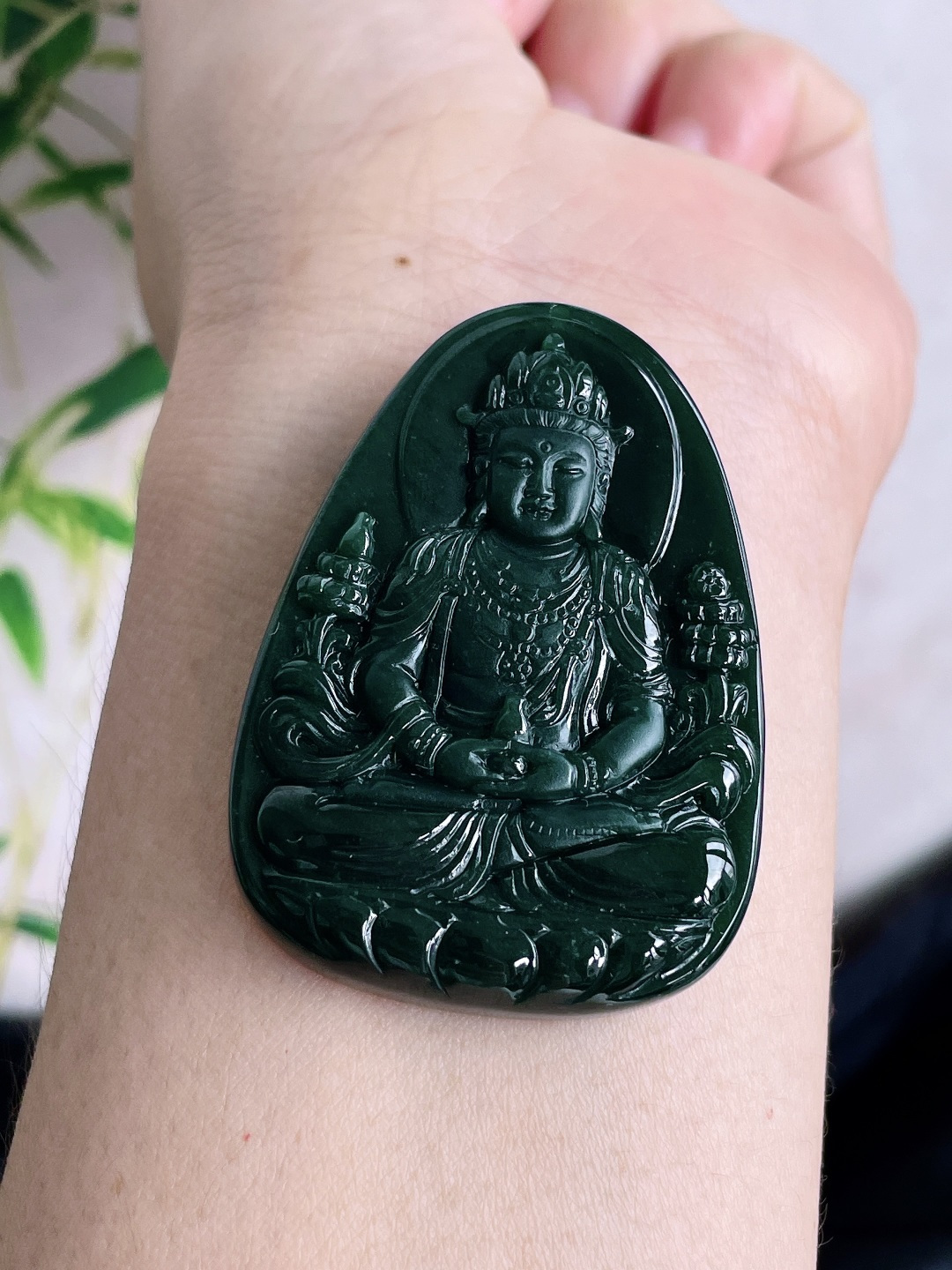 墨翠观音牌吊坠, 性比高