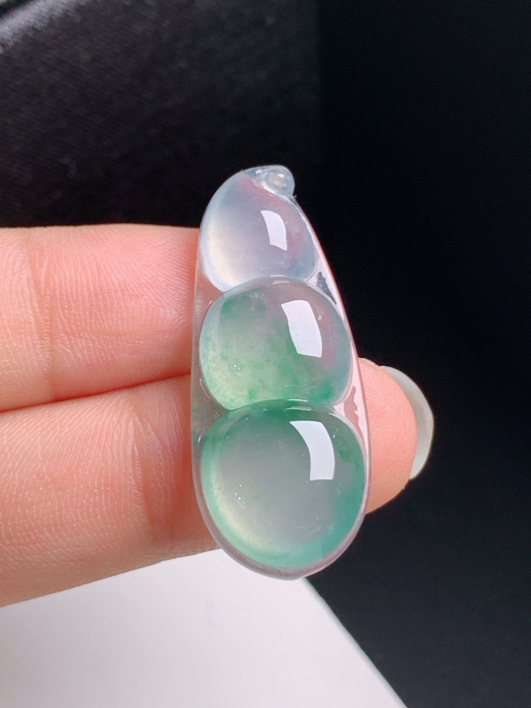 冰种飘绿福豆，种老起胶，饱满圆润，四季纳福
