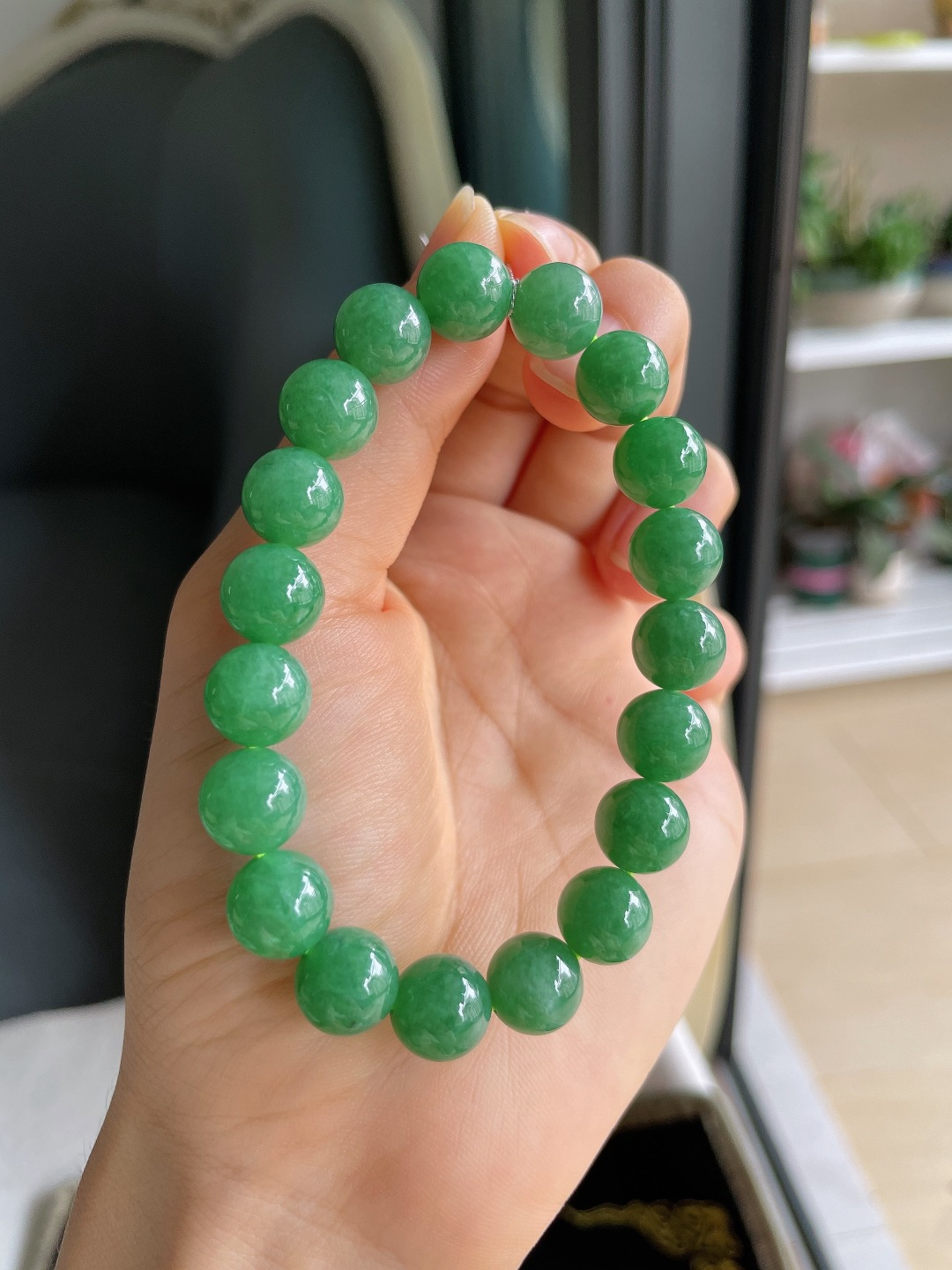 ️，缅甸天然翡翠A货，冰满绿手串，尺寸：9.8mm。【编4587】