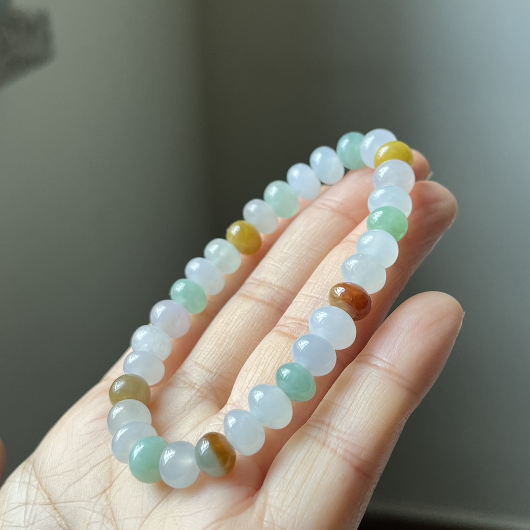 冰种多彩算盘珠手链，种水好，色彩丰富，尺寸8.2×6.1