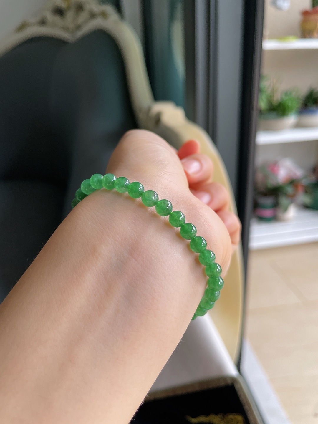 缅甸天然翡翠A货，冰满绿手串，尺寸：5.3mm。【编4567】