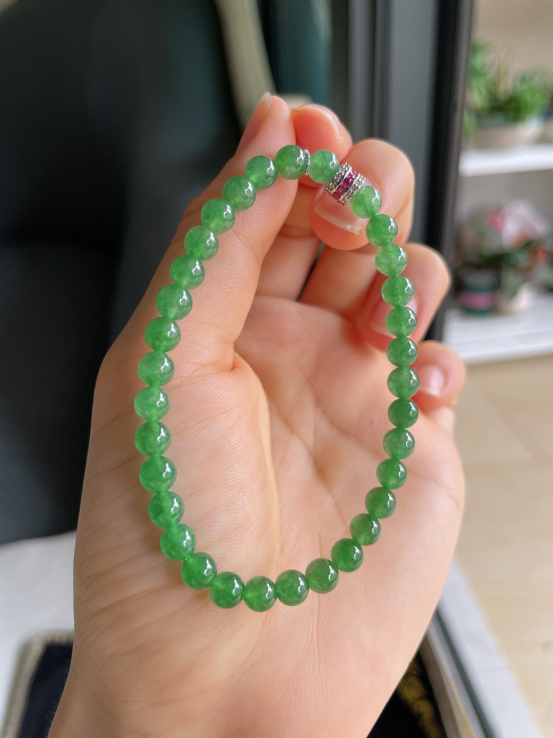 缅甸天然翡翠A货，冰满绿手串，尺寸：5.3mm。【编4567】