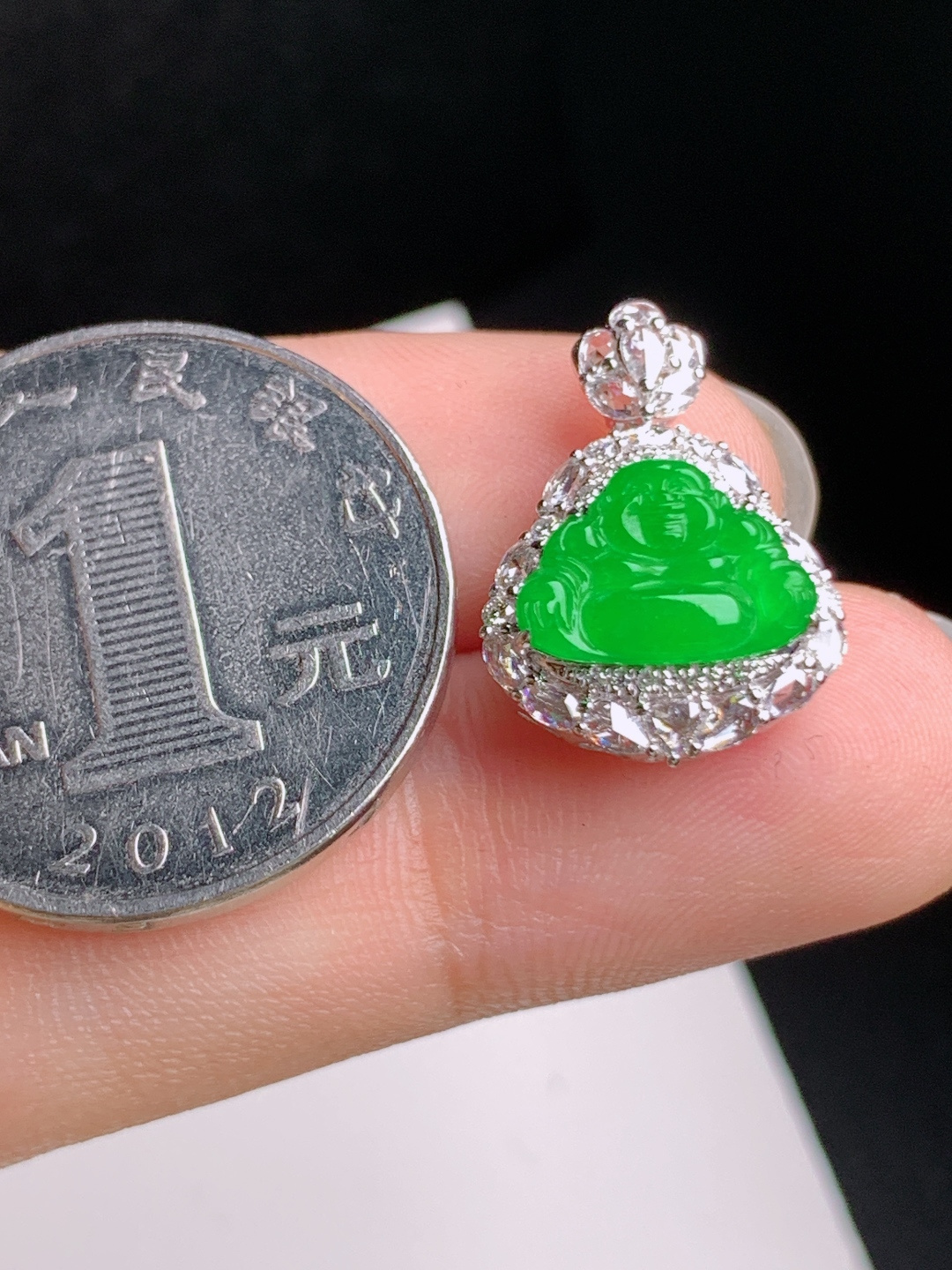 正阳绿佛公吊坠，色艳浓郁，笑口开怀，平安纳福，裸石8-11.1-1.319.3-13.5-7.3