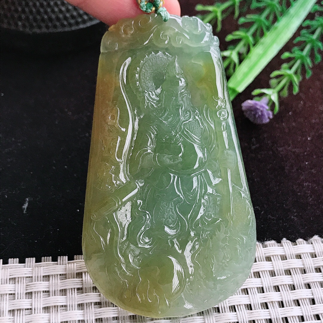 实拍A货翡翠74.5/43.2/5.8老坑冰胶双彩黄加绿关公吊坠翡翠玉迦蓝菩萨