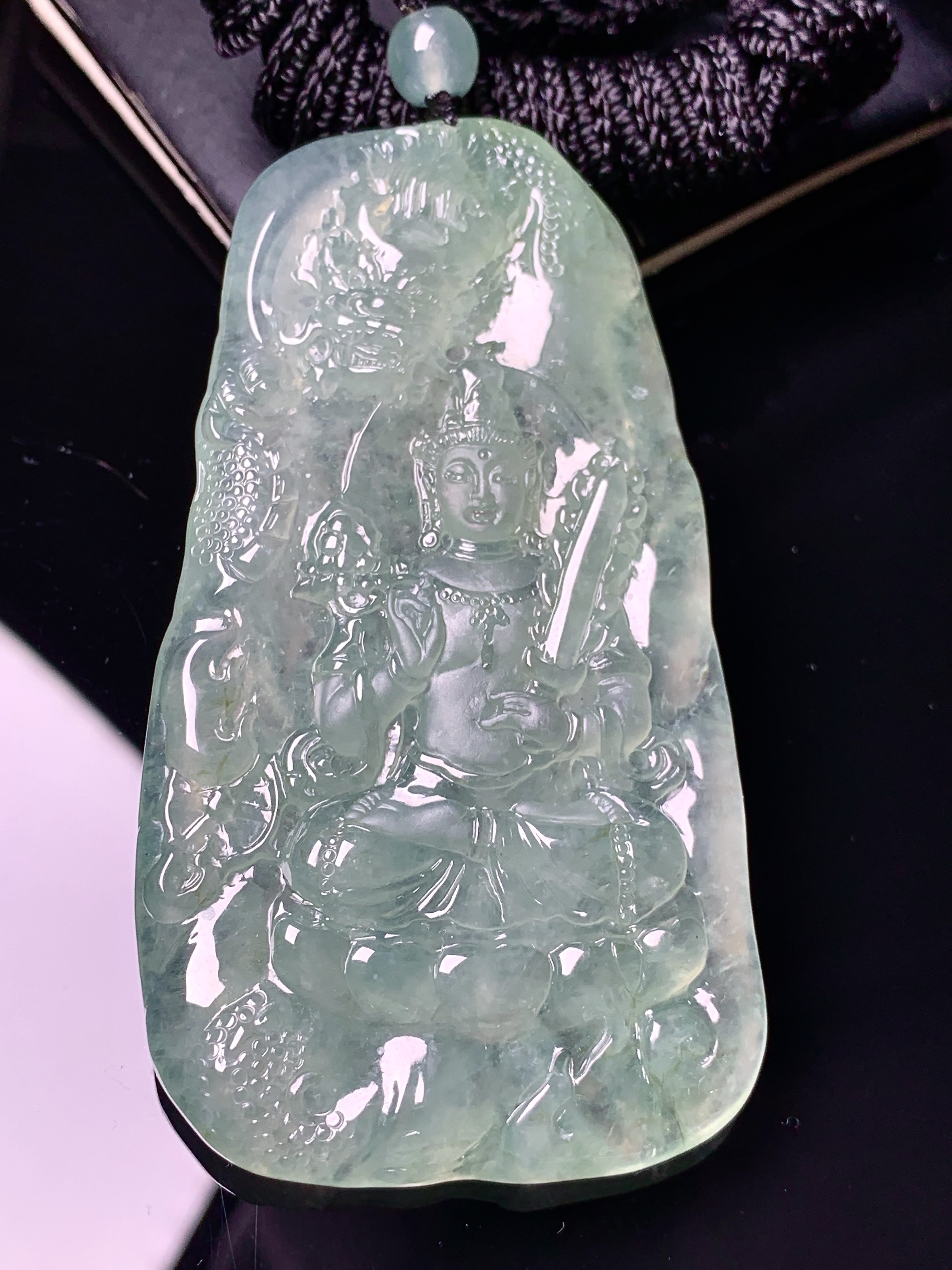 冰种文殊观音菩萨吊坠 玉质细腻 色泽艳丽清新 水润亮眼 整体尺寸72*40*6.8 x3