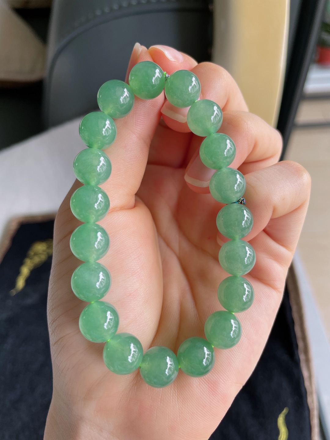 ️，天然翡翠A货，冰满绿冰晴绿手串，尺寸：9.8mm。【编4428】
