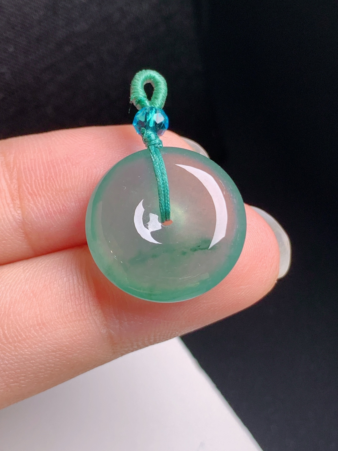 冰飘花平安扣，种水通透，色泽清新，平安顺遂