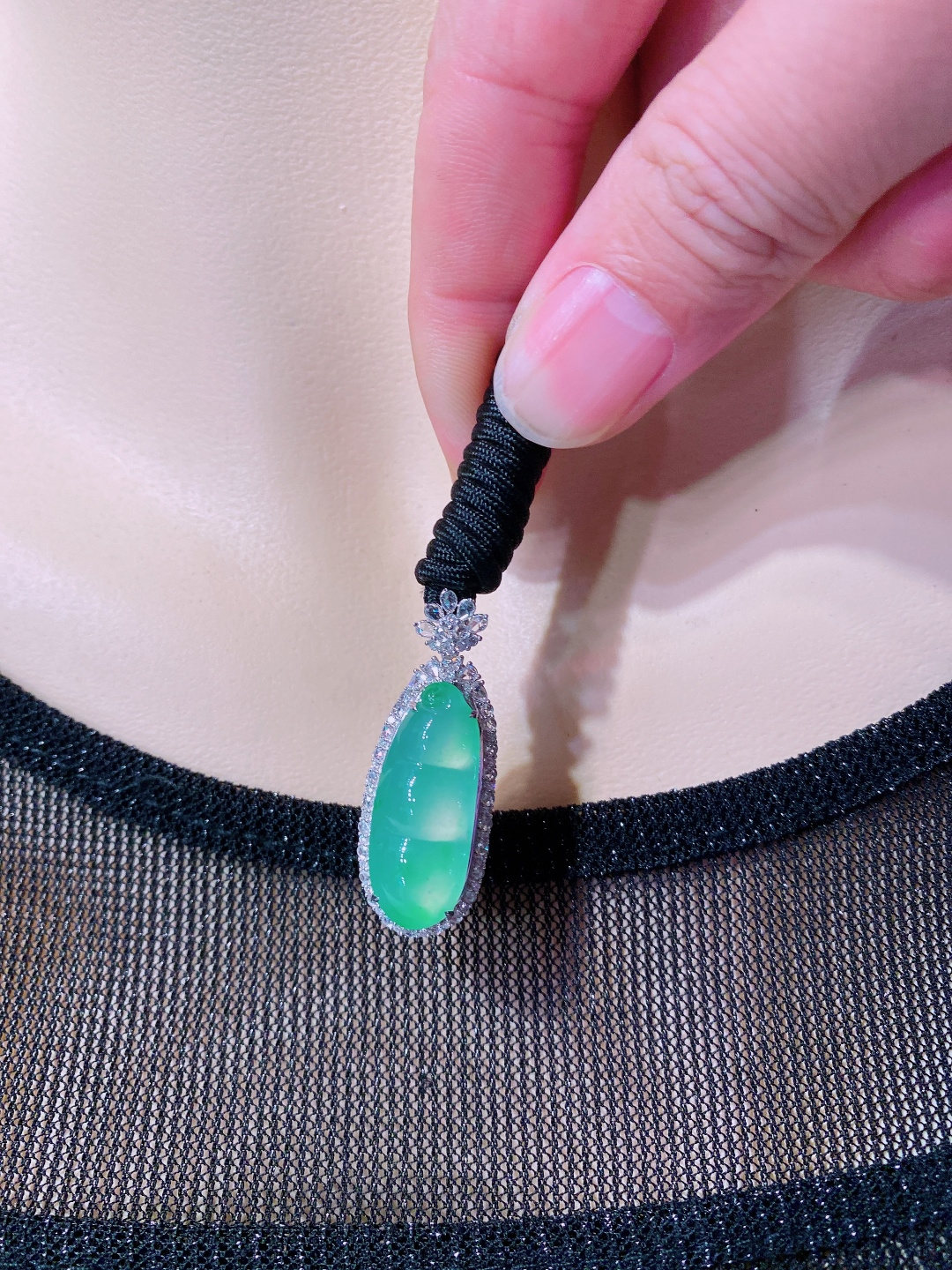 高冰绿福豆吊坠，晶莹剔透，新颖时尚，品相，27-11