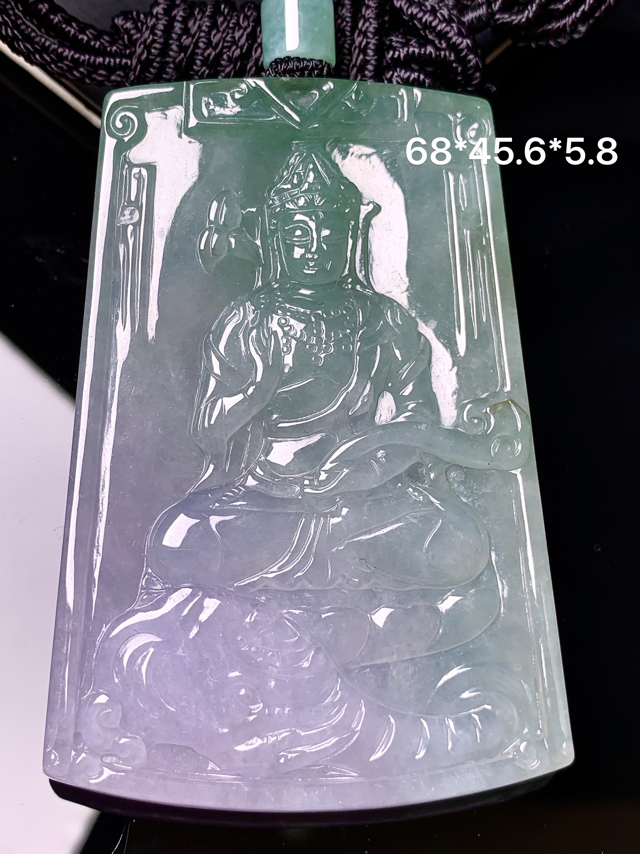 飘绿观音菩萨吊坠 玉质细腻 色泽艳丽清新 水润亮眼 整体尺寸68*45.6*5.8 L1