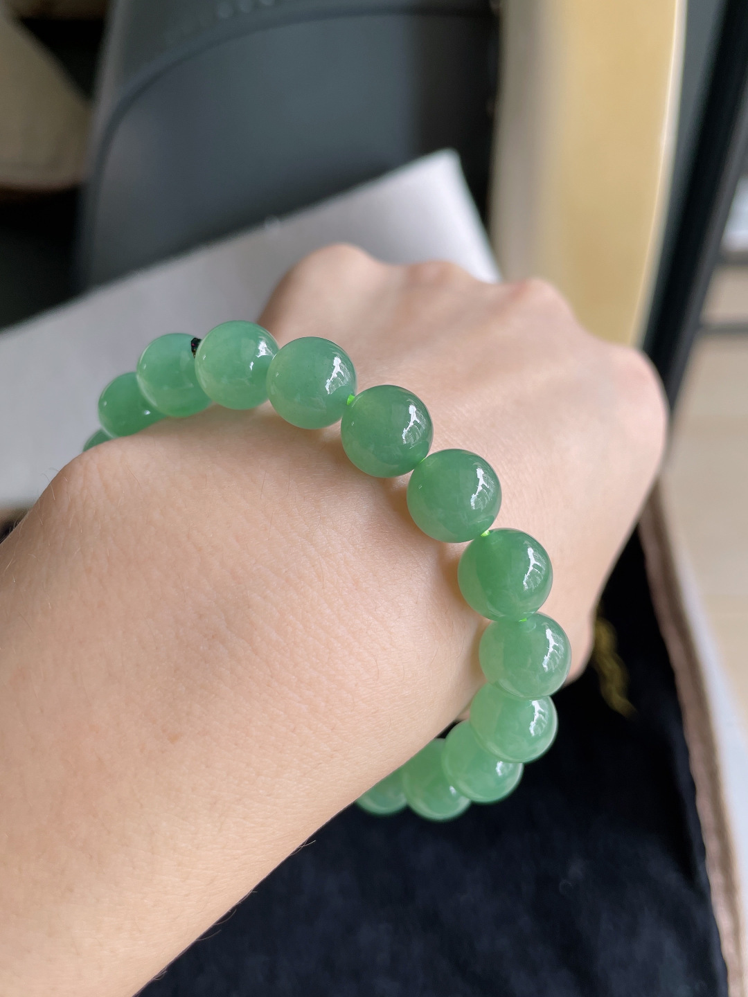 ️，天然翡翠A货，冰满绿冰晴绿手串，尺寸：9.8mm。【编4428】