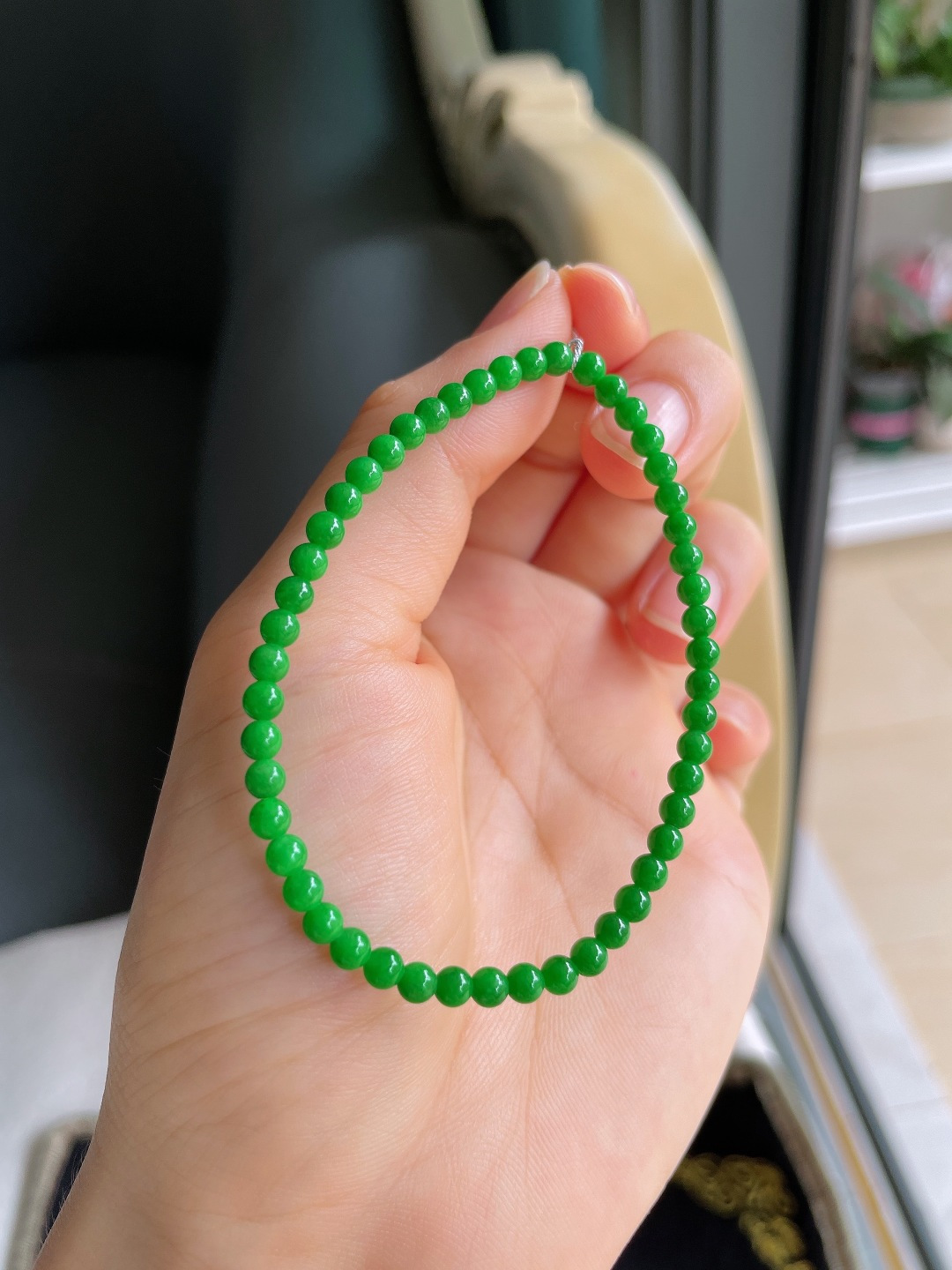 ️，缅甸天然翡翠A货，冰满绿辣绿小米珠手串，尺寸：3.5mm。【编4575】