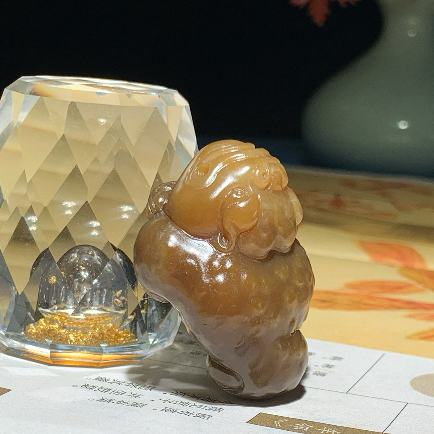新疆和田玉且末糖富贵缠身金蟾挂件 尺寸43/32/22重40.5克！玉质细腻油润 底色纯净 脂粉好，品质好。lt260901