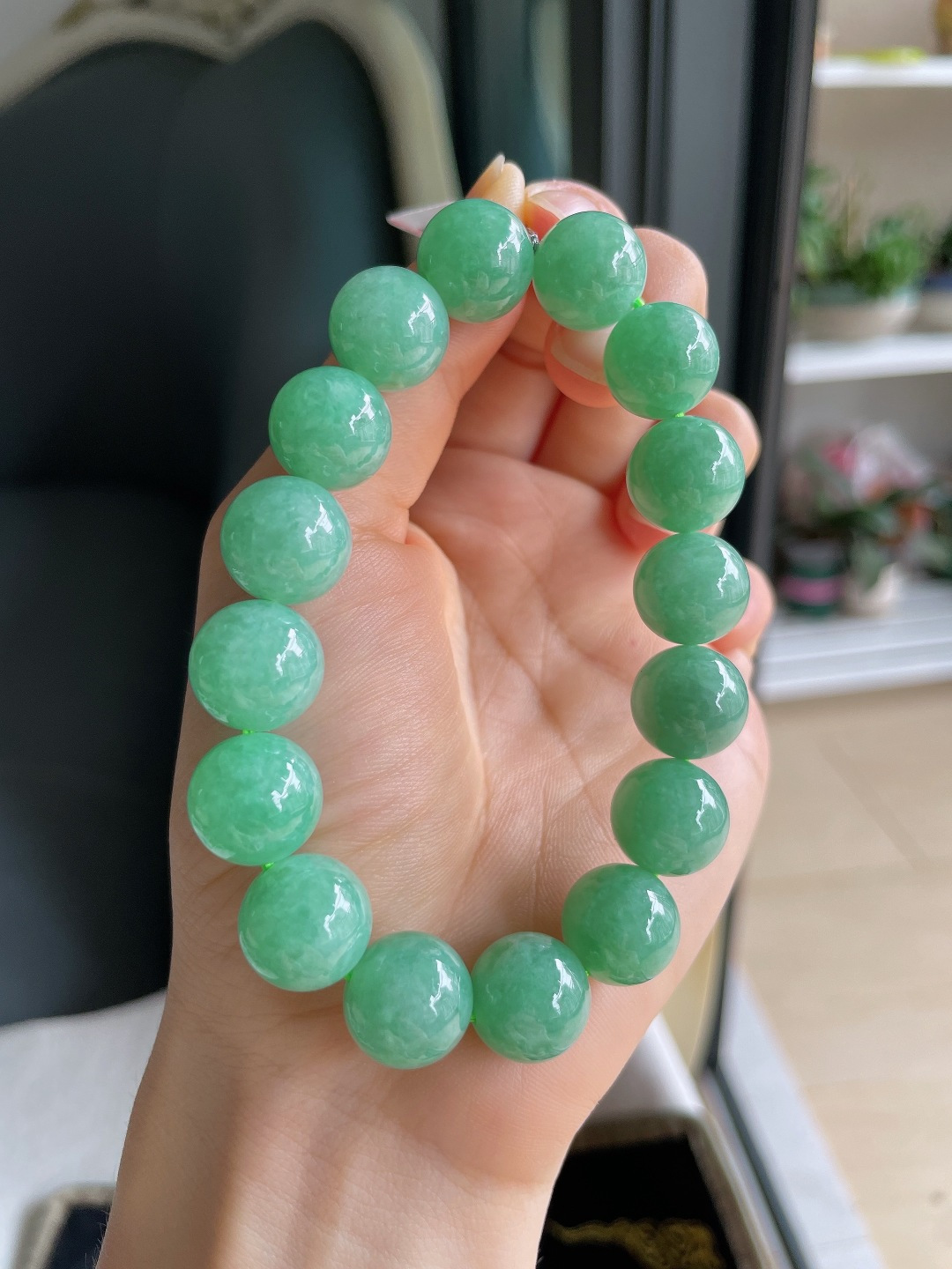 缅甸天然翡翠A货，冰满绿手串，尺寸：13mm。【编4585】