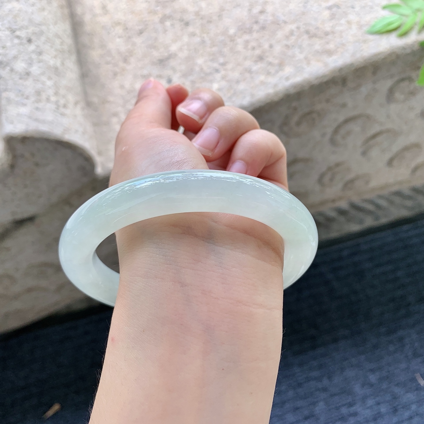 正圈65 66，糯冰底色，水润，种老，细腻，有纹线