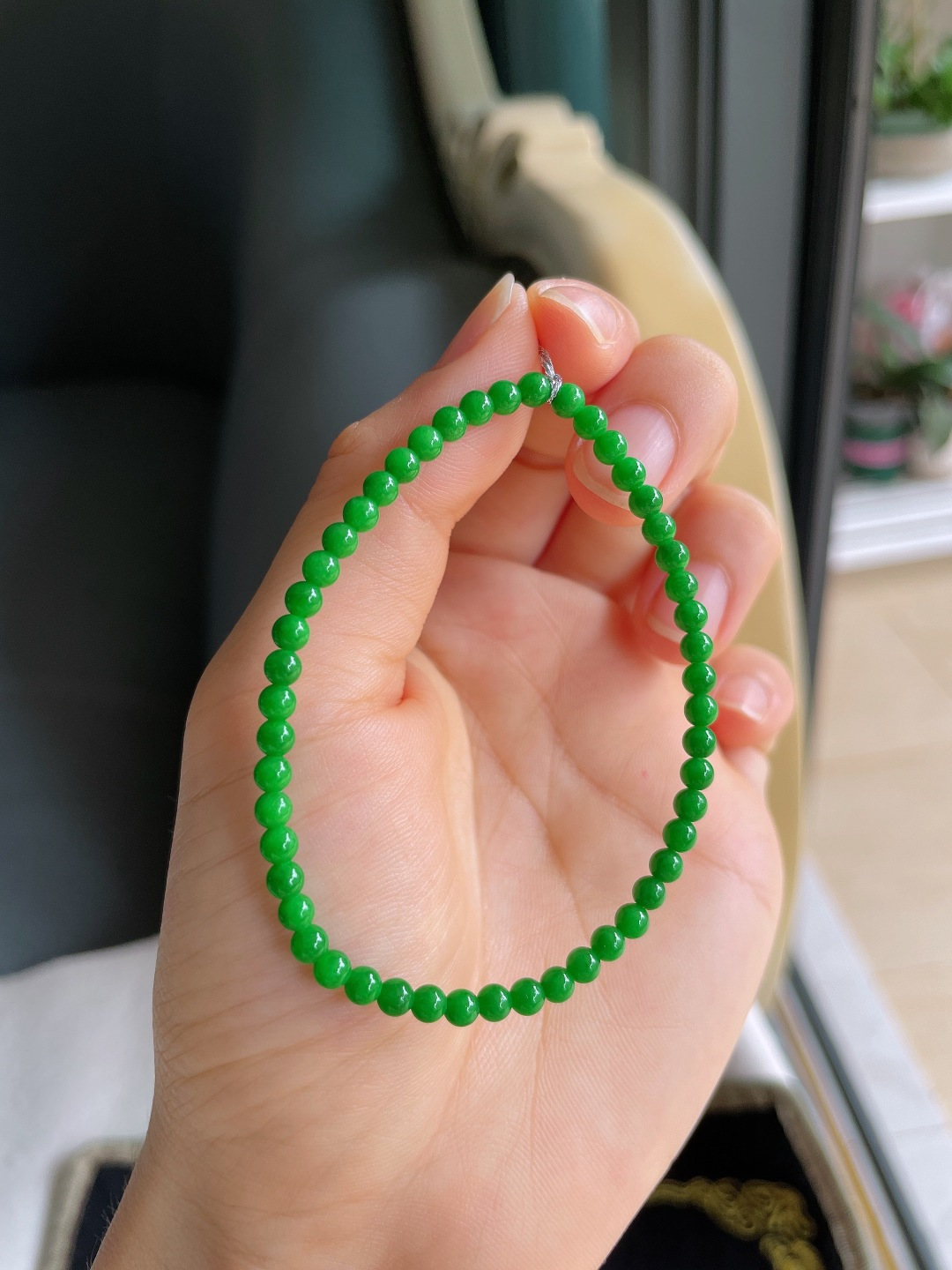 ️，缅甸天然翡翠A货，冰满绿辣绿小米珠手串，尺寸：3.5mm。【编4575】