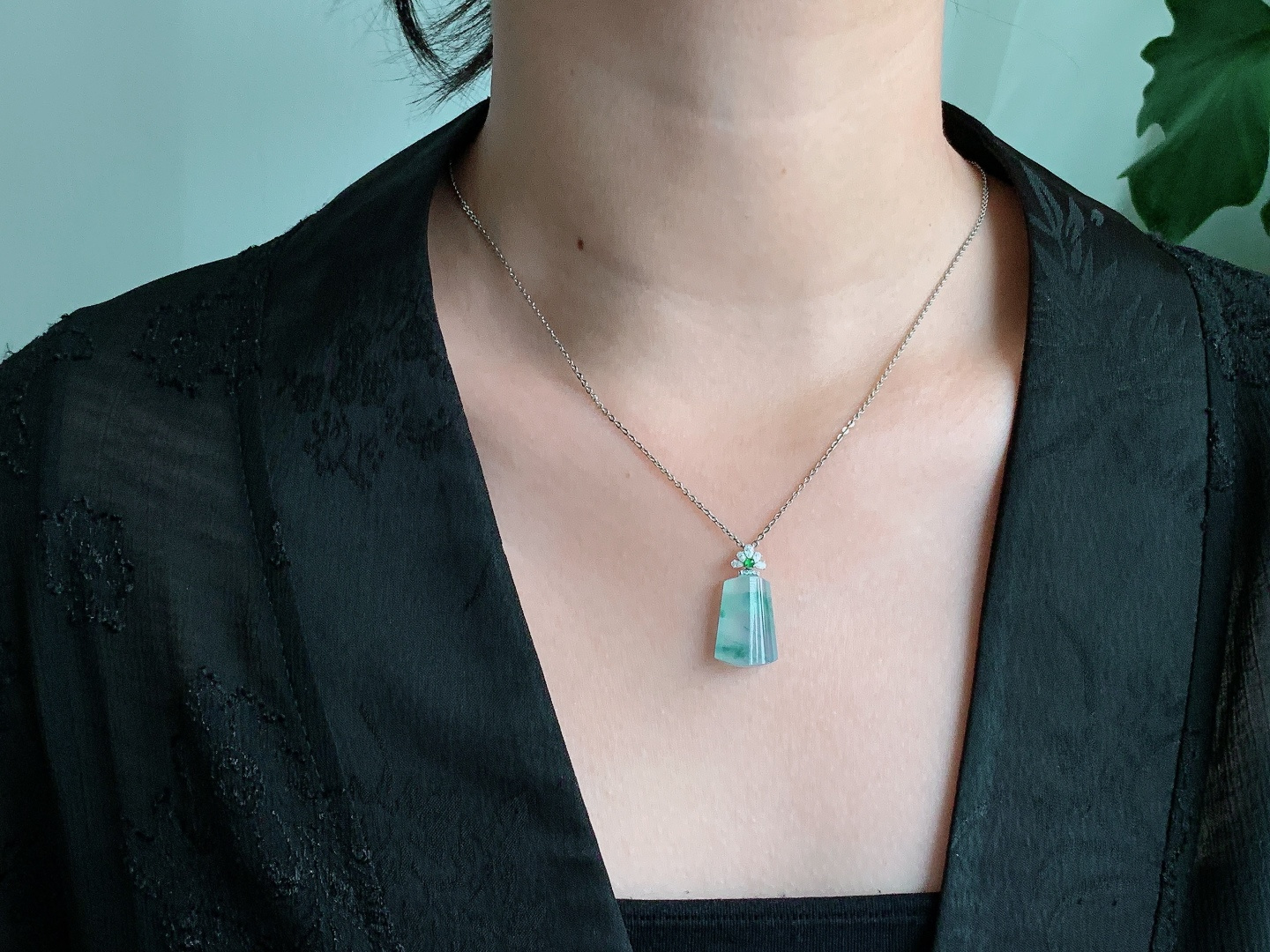 冰飘花无事牌吊坠,18k金镶嵌,无裂,厚装