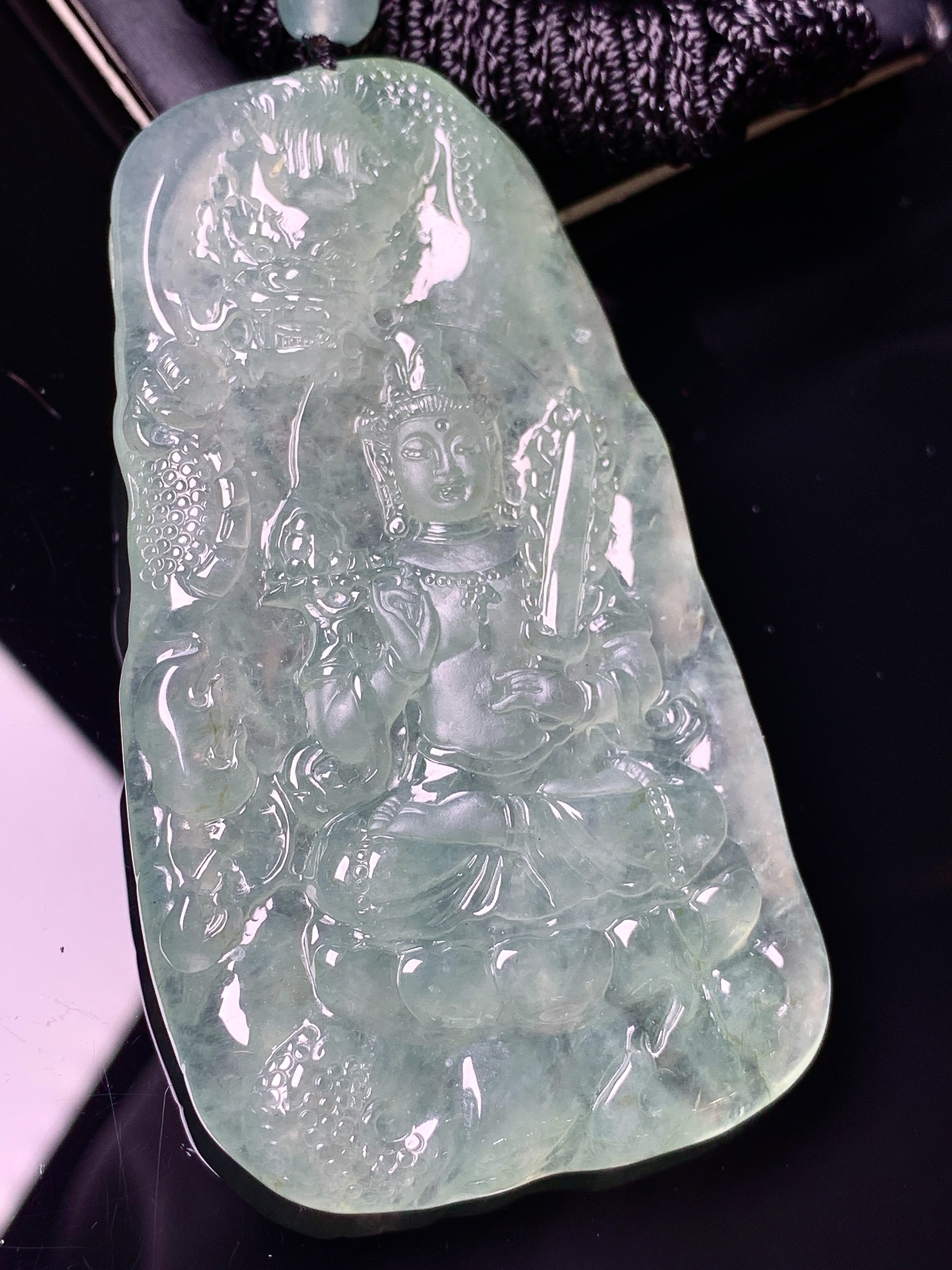 冰种文殊观音菩萨吊坠 玉质细腻 色泽艳丽清新 水润亮眼 整体尺寸72*40*6.8 x3