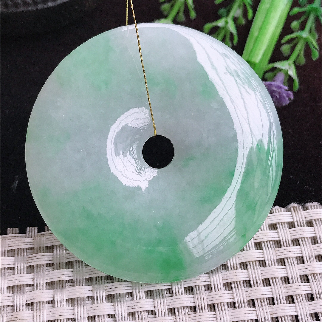 实拍A货翡翠54.6/7.6老坑冰润飘绿超大平安扣吊坠翡翠玉坠