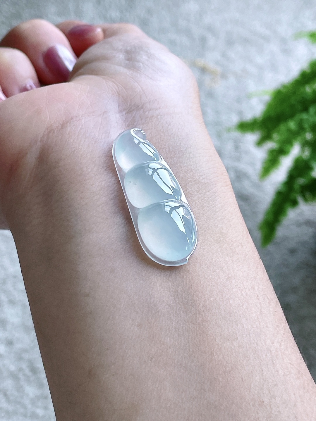 白冰豆子福豆吊坠, 性比高