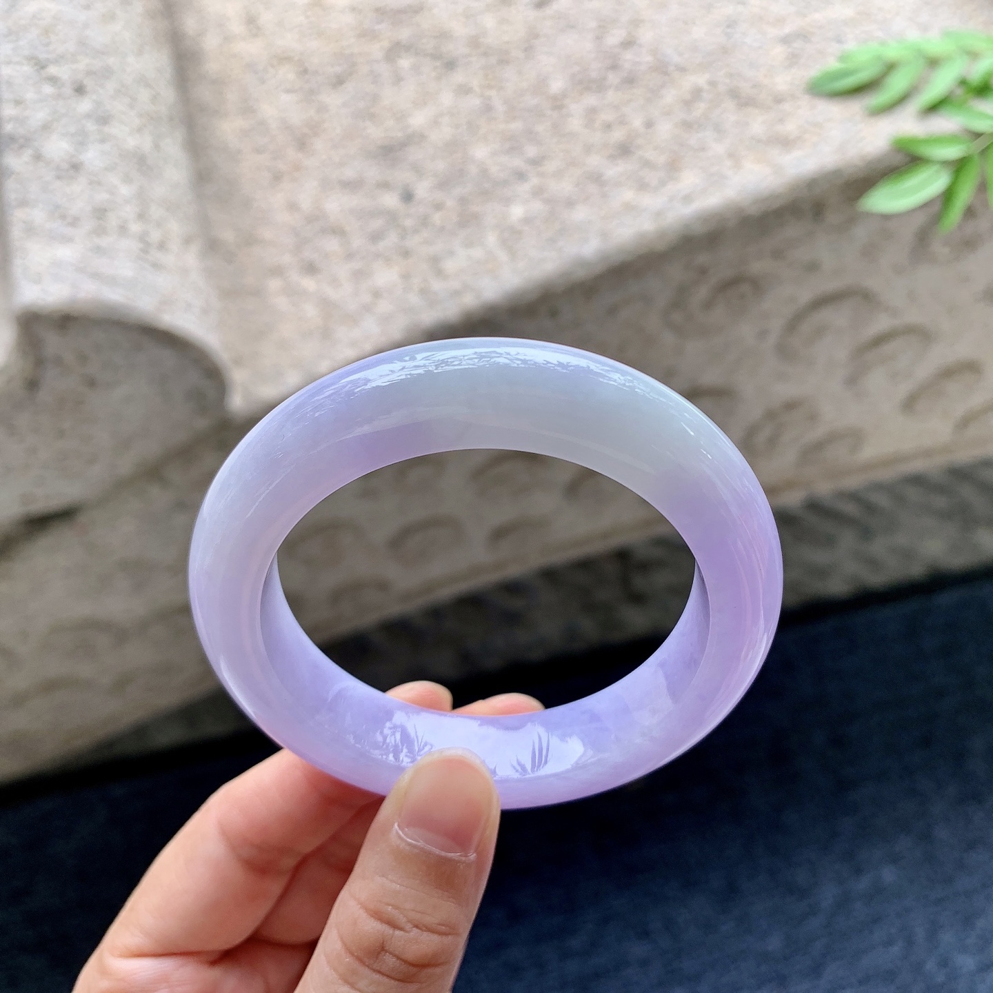 正圈52 53,圈口53.2/12.6/9.8,编码WW082985,描述细糯，水润，种老，细腻，无裂
