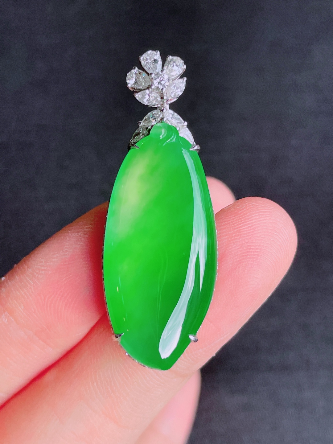 高冰绿福瓜吊坠，晶莹剔透，新颖时尚，品相，31.5-15-4