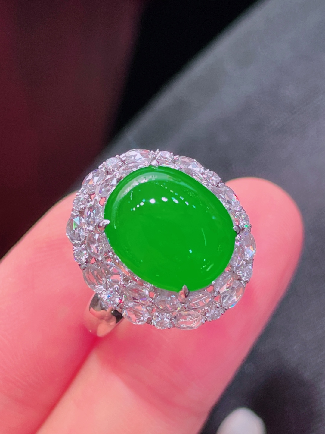 高冰绿蛋面戒指，晶莹剔透，新颖时尚，品相，12.7-15-6