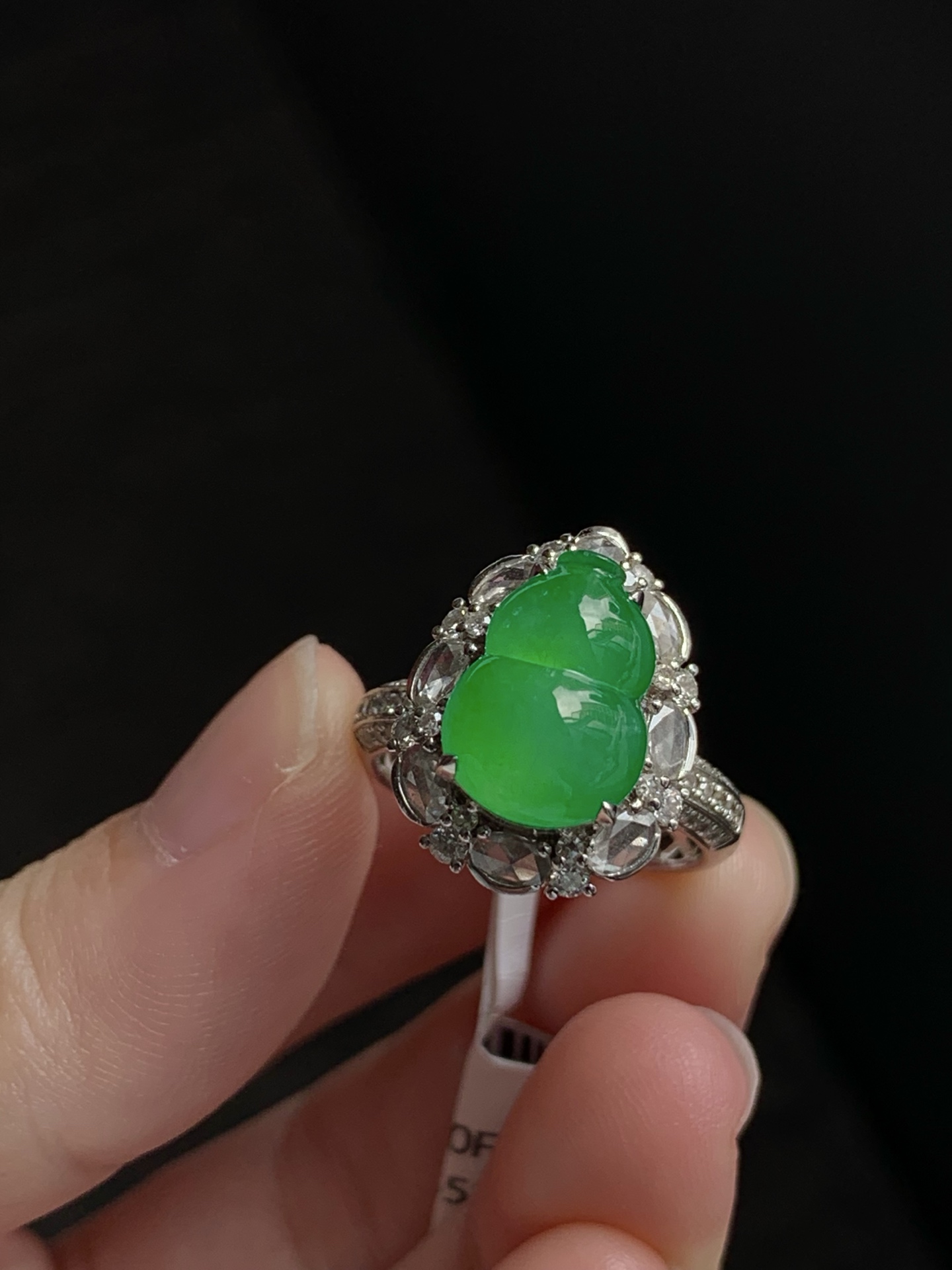 ️【18k金镶嵌葫芦吊坠戒指两用款】种老细腻，色阳浓郁起胶，尺寸：圈口：11.5，成品：24.3*13.2*11.7，裸石：11.7*8.6*4.2,c82830