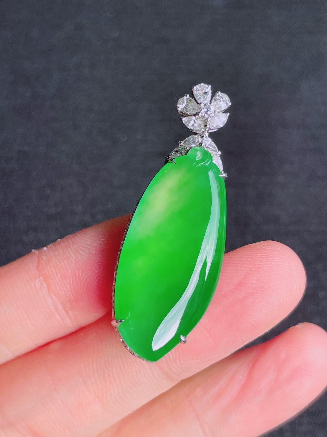 高冰绿福瓜吊坠，晶莹剔透，新颖时尚，品相，31.5-15-4
