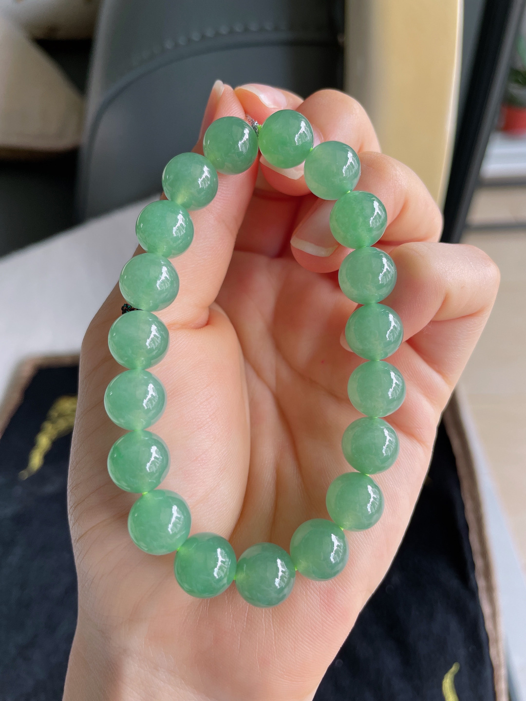 ️，天然翡翠A货，冰满绿冰晴绿手串，尺寸：9.8mm。【编4428】