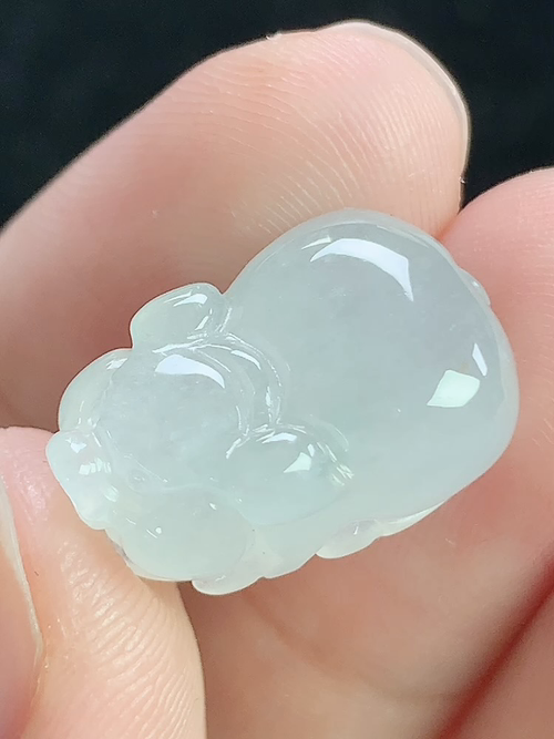 招财猪，无裂，尺寸18.2*12.2*8.1mm，D31ayd
