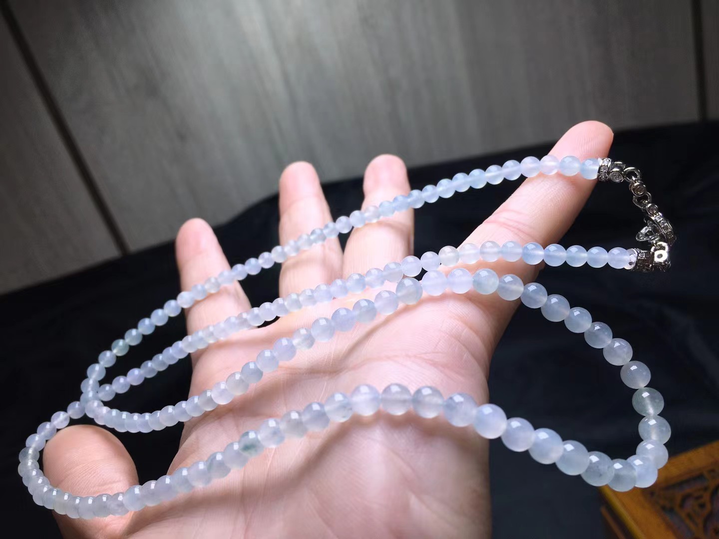 冰种珠链，卡5.2～4.2mm，145颗，种好，玉质细腻，均匀，冰透水润，颗颗精选