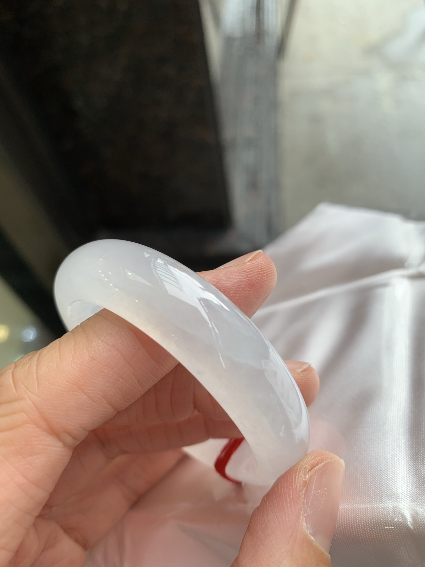 贵妃冰镯,有裂,尺寸：52/46/13.2/8,冰润
