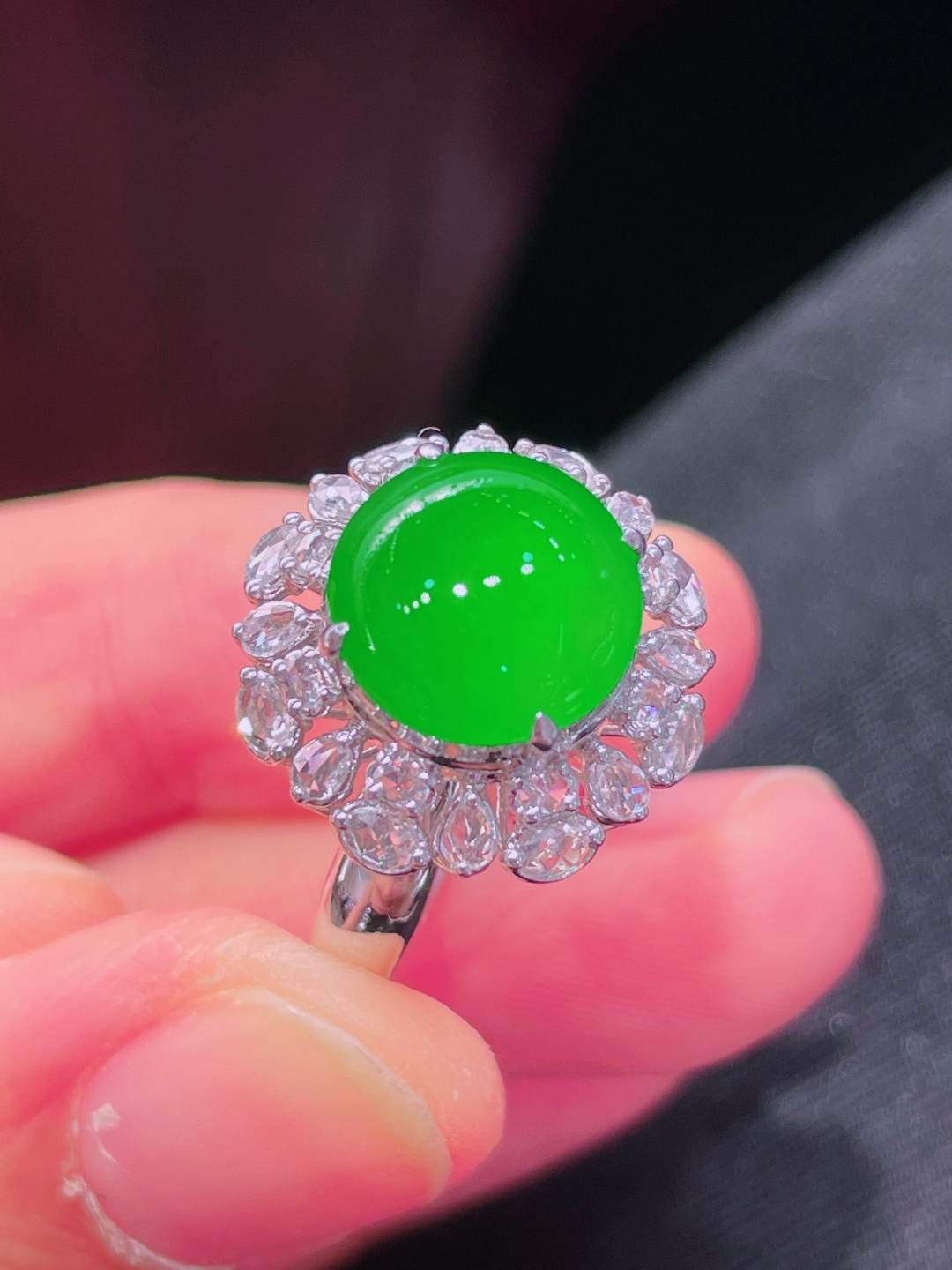 高冰绿蛋面戒指 晶莹剔透，新颖时尚，品相，10.5-5