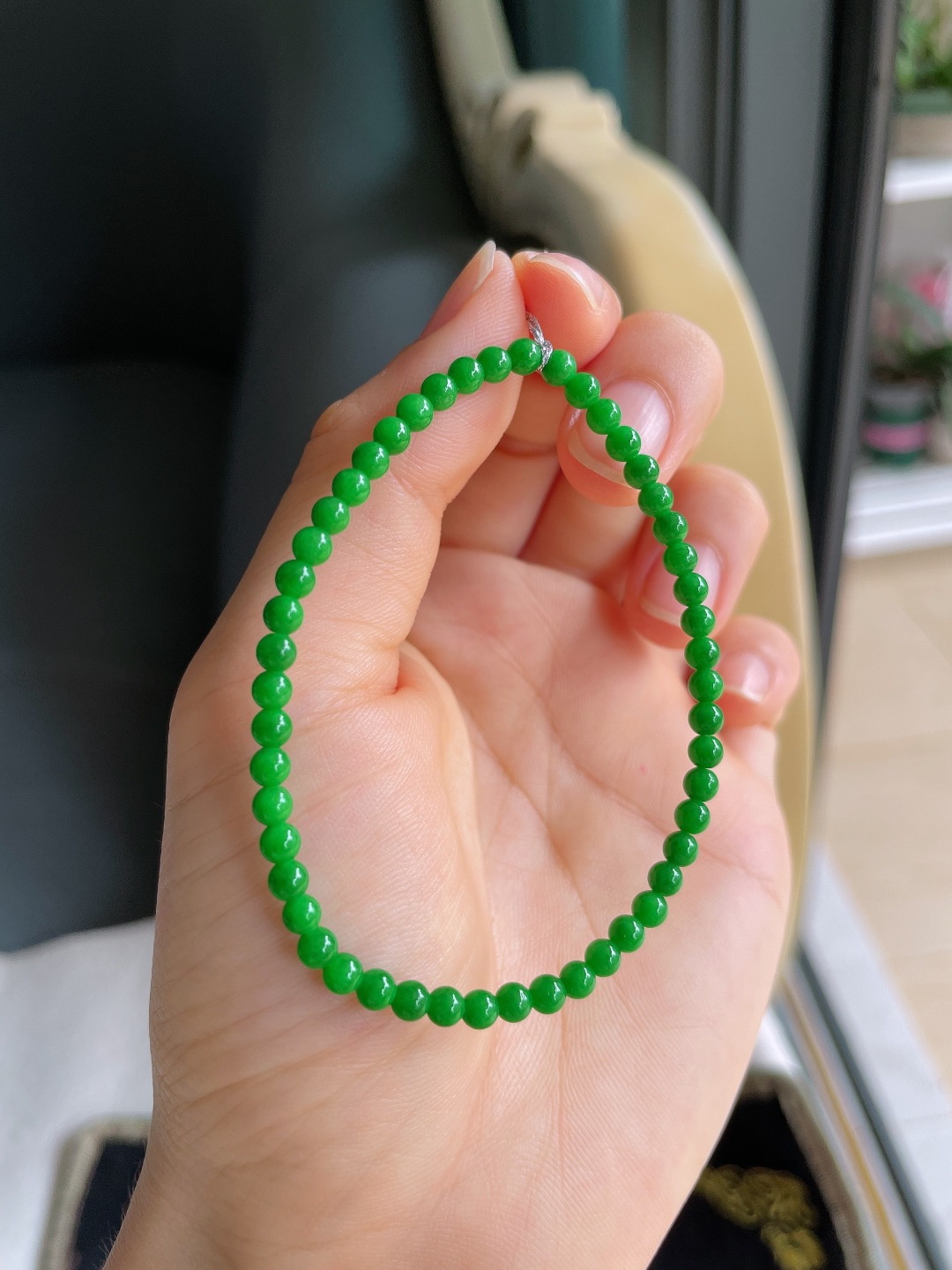 ️，缅甸天然翡翠A货，冰满绿辣绿小米珠手串，尺寸：3.5mm。【编4575】