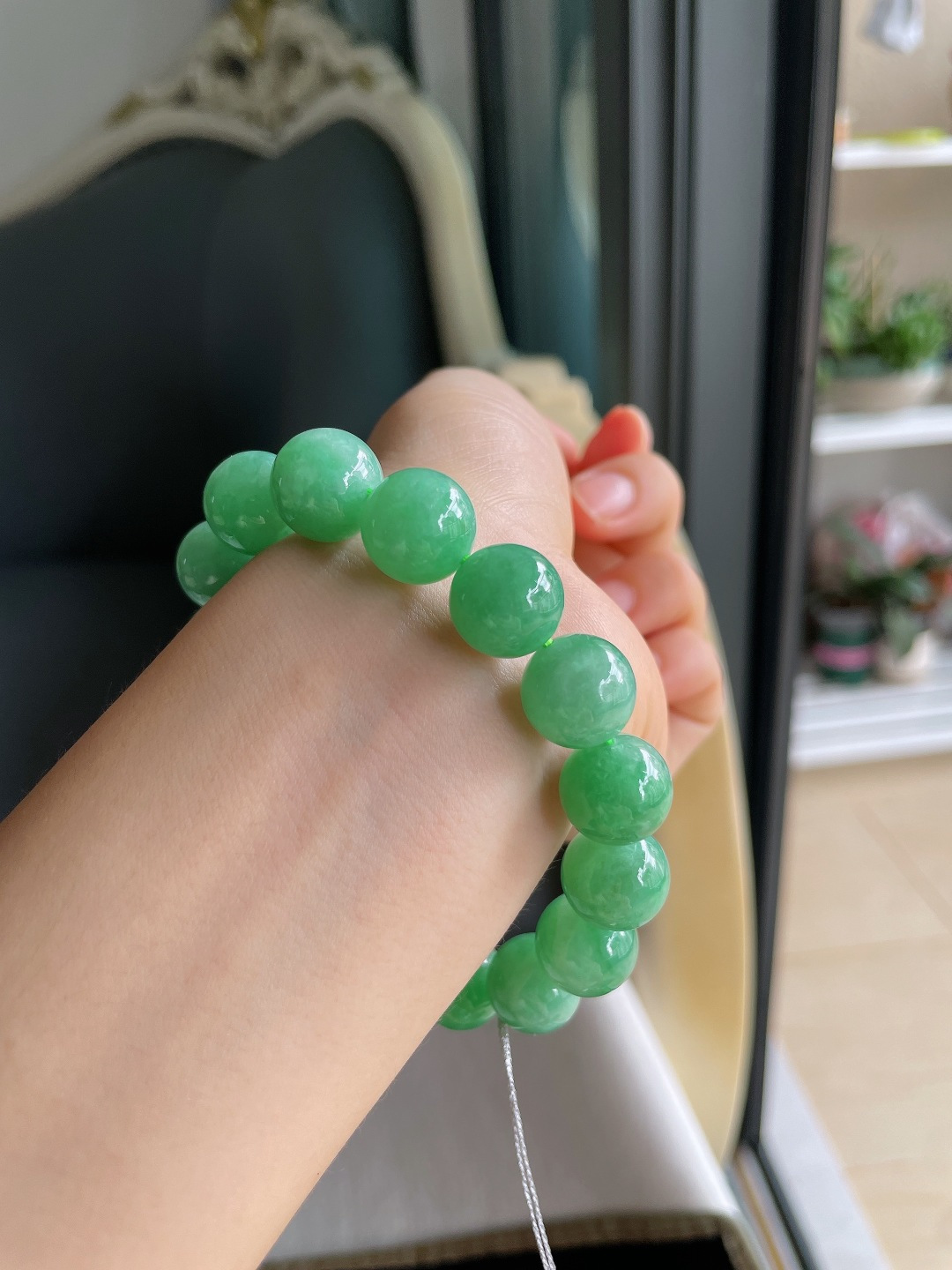 缅甸天然翡翠A货，冰满绿手串，尺寸：13mm。【编4571】