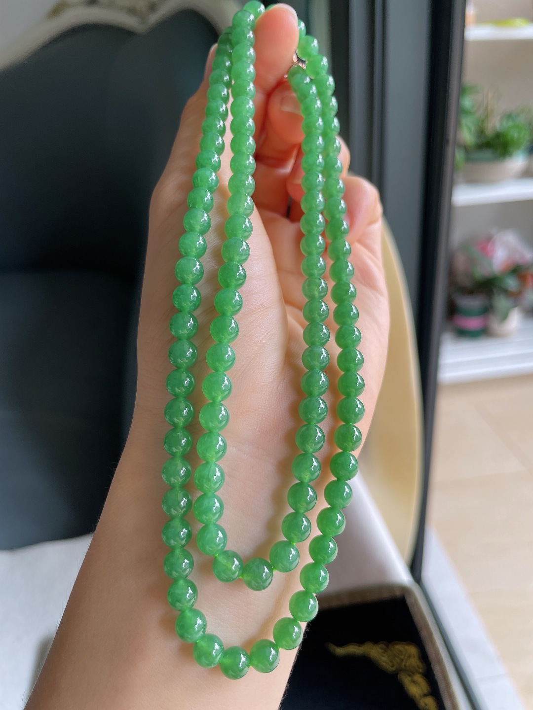 缅甸天然翡翠A货，冰满绿珠链，尺寸：6mm108颗。【编2642】