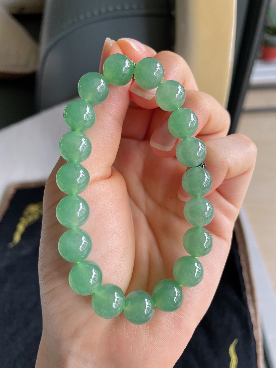 ️，天然翡翠A货，冰满绿冰晴绿手串，尺寸：9.8mm。【编4428】