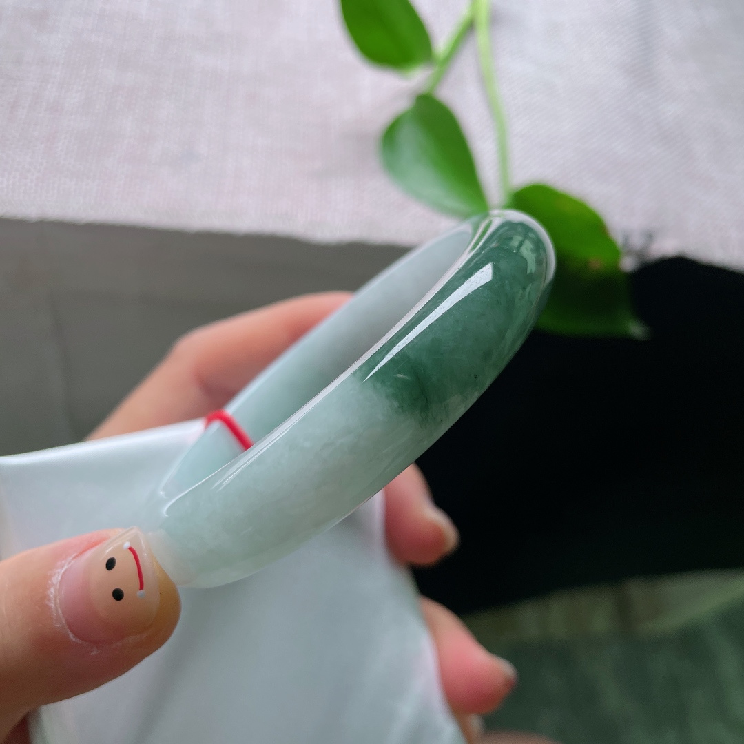 半山水正圈，水头好，种老，一镯两镜，一点小细纹可以忽略