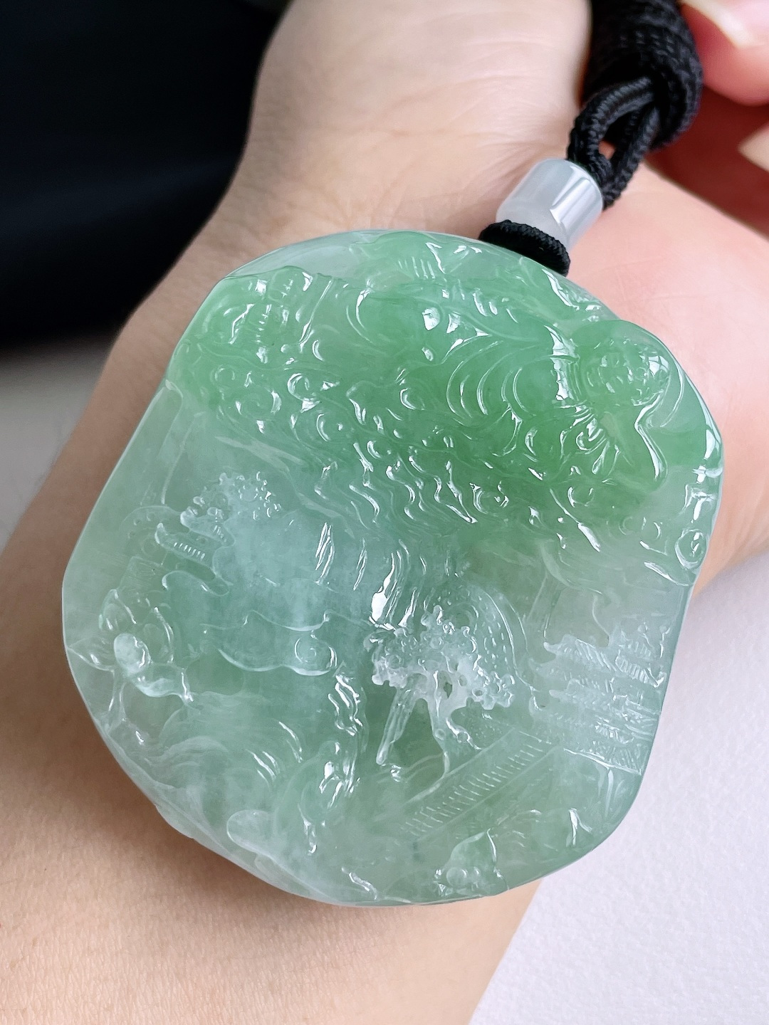 冰晴绿大山水牌卧佛观音牌吊坠,性比高
