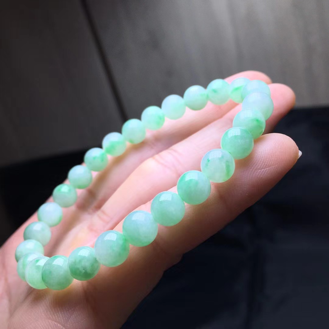 豆绿手链，卡7.2～7mm，26颗，种好，玉质细腻，均匀，实物更美，颗颗精选