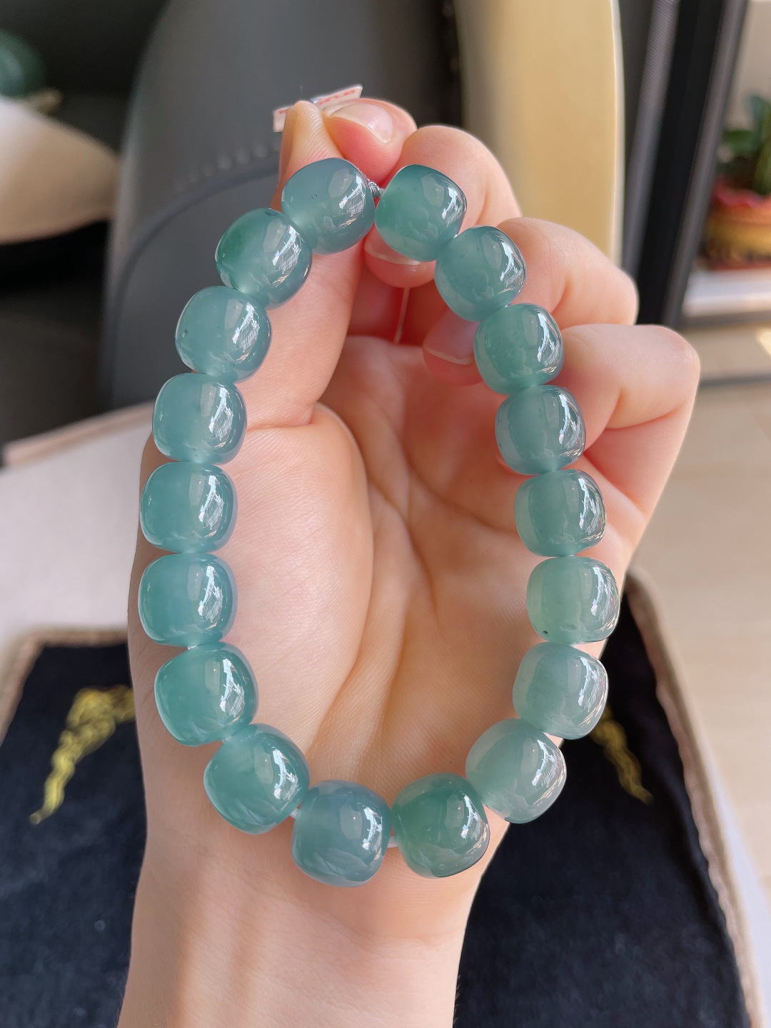️，天然翡翠A货，冰蓝水路路通手串，尺寸：11.8mm。【编3457】