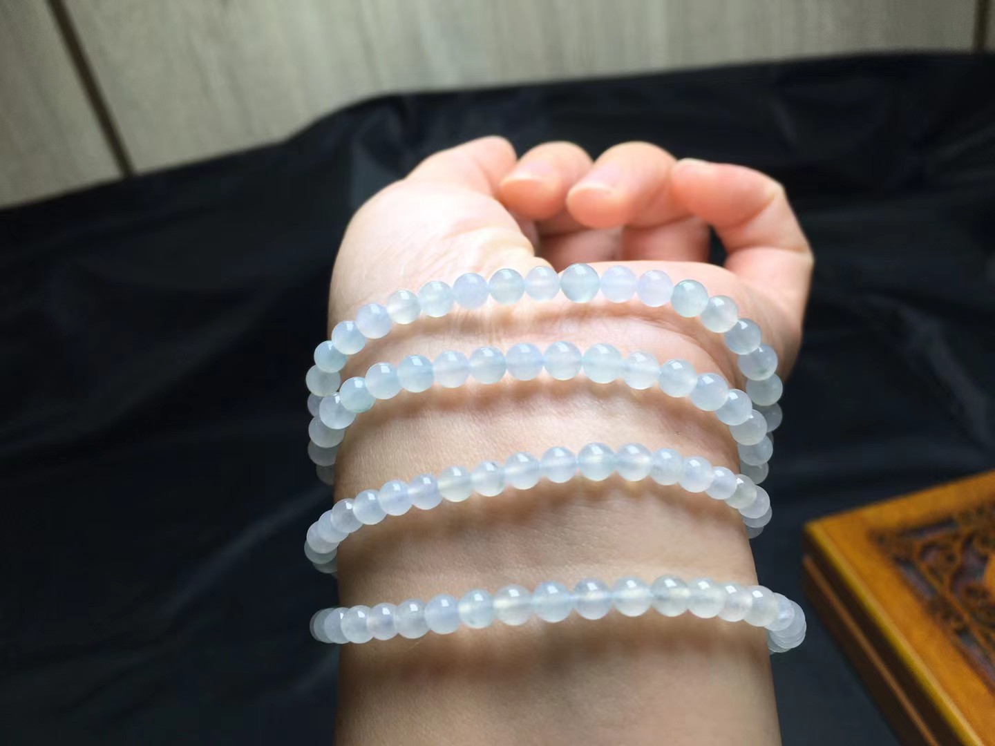 冰种珠链，卡5.2～4.2mm，145颗，种好，玉质细腻，均匀，冰透水润，颗颗精选