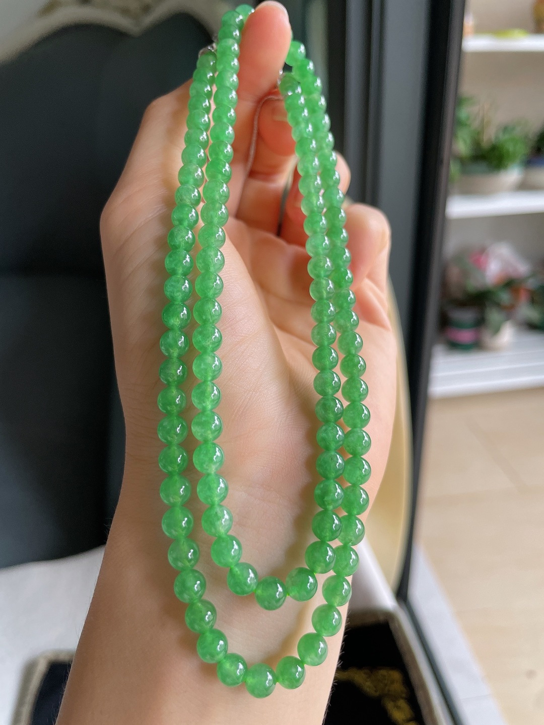 ️，缅甸天然翡翠A货，冰满绿珠链，尺寸：5.5mm108颗。【编4561】