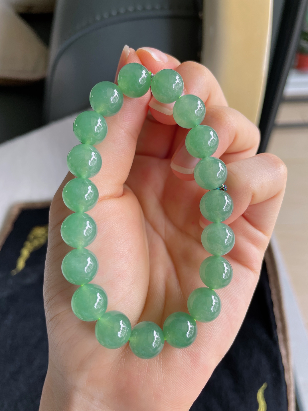 ️，天然翡翠A货，冰满绿冰晴绿手串，尺寸：9.8mm。【编4428】