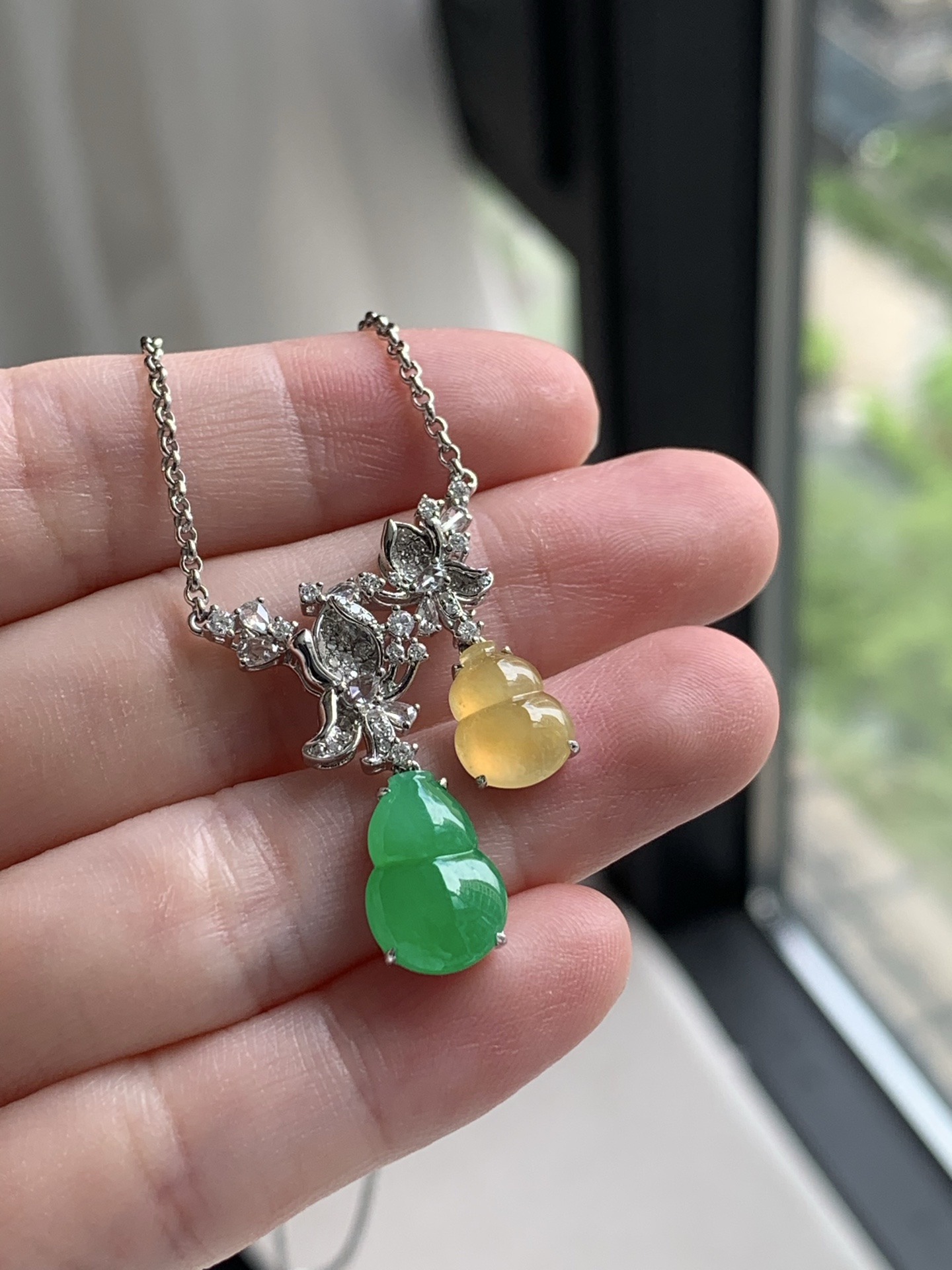 ️【18k金镶嵌葫芦项链】种老细腻，色阳浓郁起胶尺寸：长度：48.3，成品：29.3*21.7*4.1，裸石：12.4*8.6*2.8，9.5*7.4*3.2,a93830