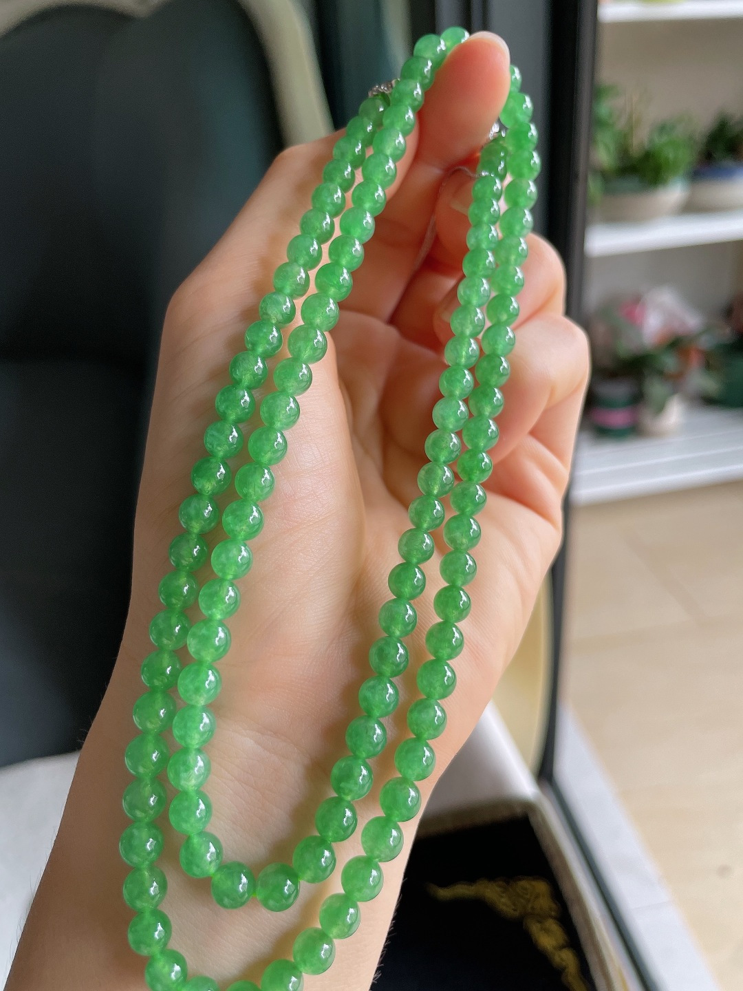 ️，缅甸天然翡翠A货，冰满绿珠链，尺寸：5.5mm108颗。【编4561】