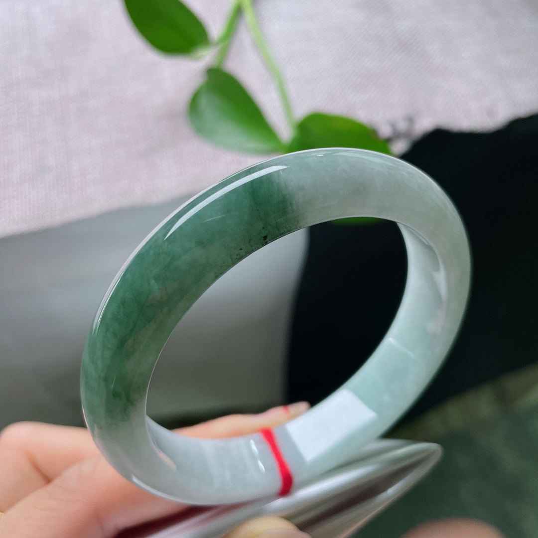 半山水正圈，水头好，种老，一镯两镜，一点小细纹可以忽略