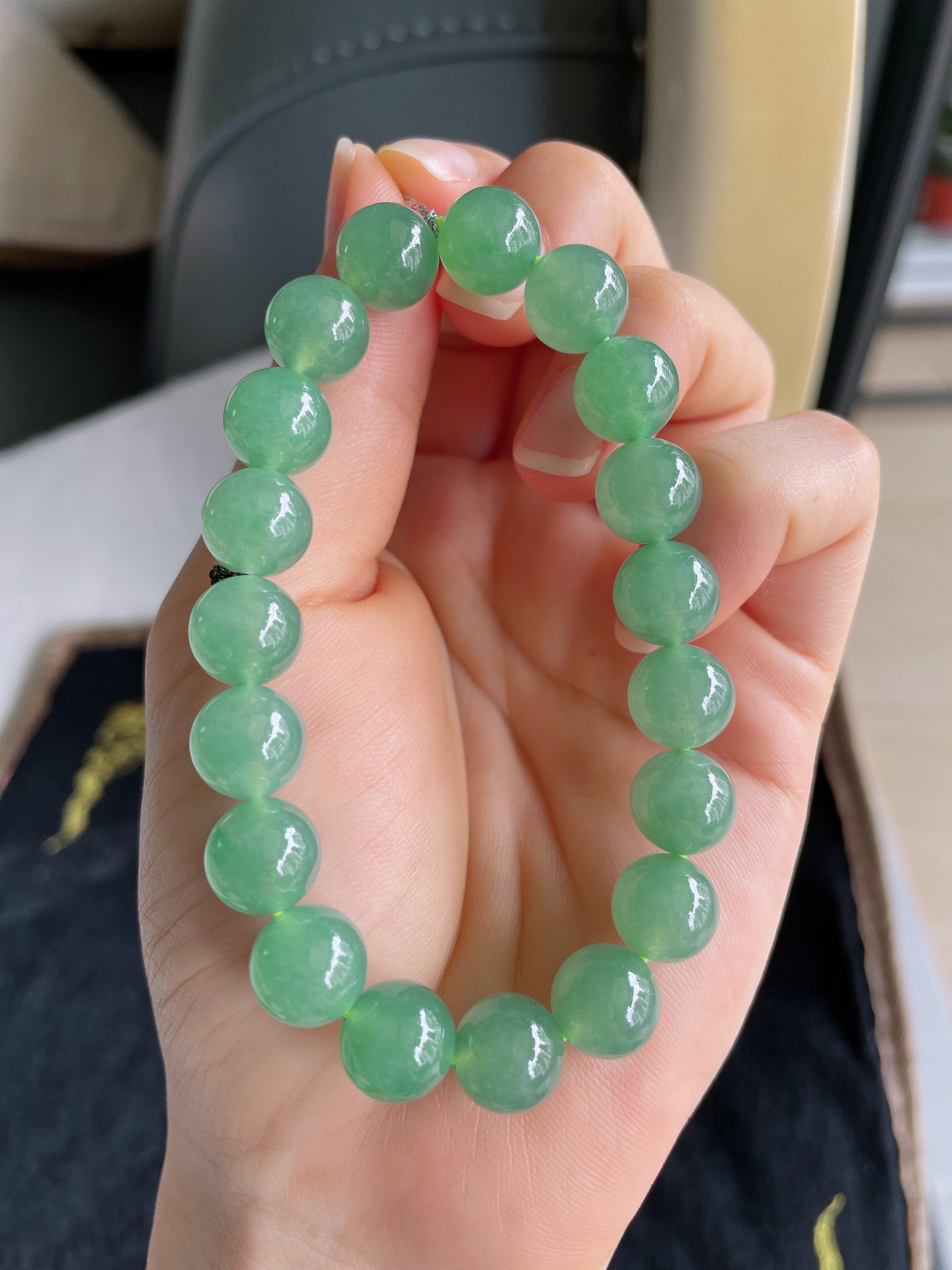 ️，天然翡翠A货，冰满绿冰晴绿手串，尺寸：9.8mm。【编4428】
