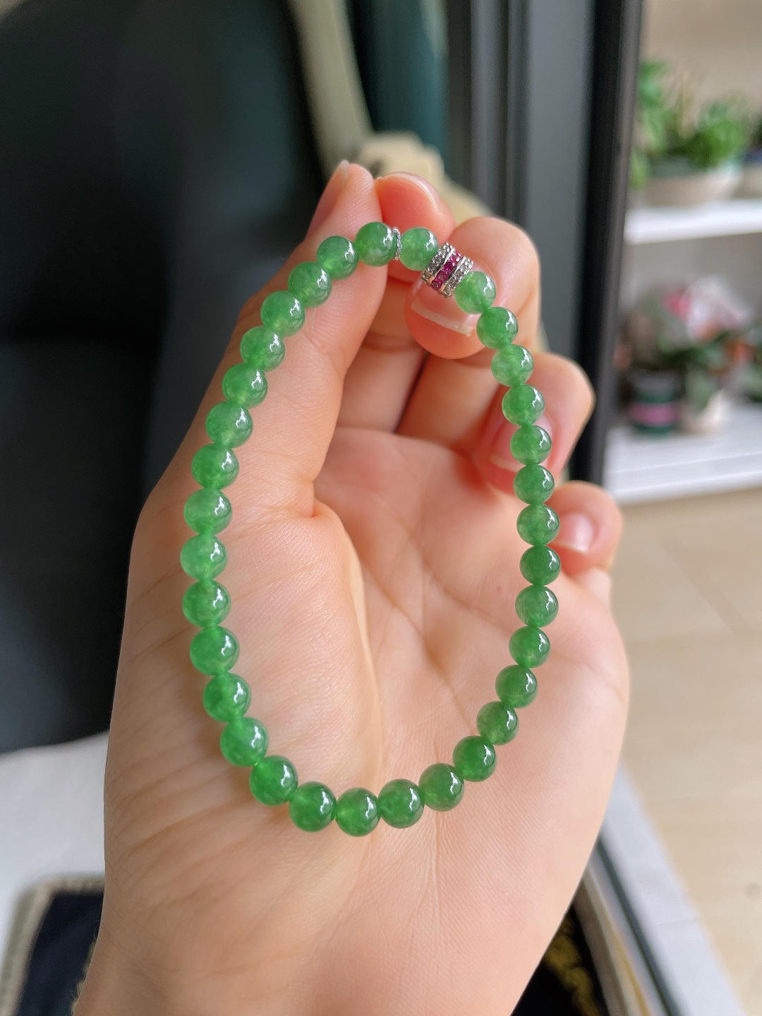 缅甸天然翡翠A货，冰满绿手串，尺寸：5.3mm。【编4567】